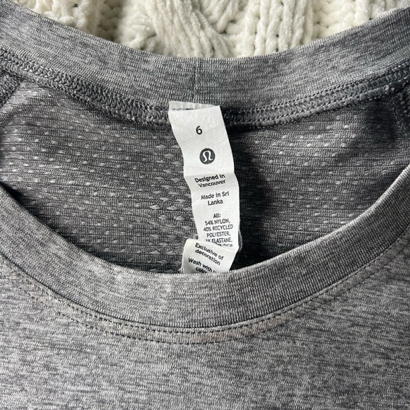 Lululemon on swiftly tech short sleeve shirt - Picture 3 of 3